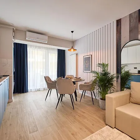 Azul In Infinity - Parking Mamaia