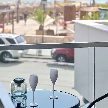 Azul In Infinity - Parking Appartement Mamaia