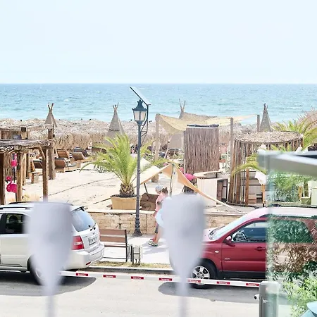 Azul In Infinity - Parking * Mamaia